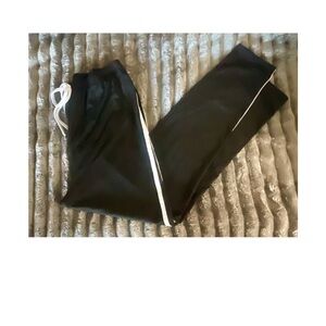 CUTE SOFT JOGGERS/LEGGINGS WITH WHITE STRIPES ON EACH SIDE!